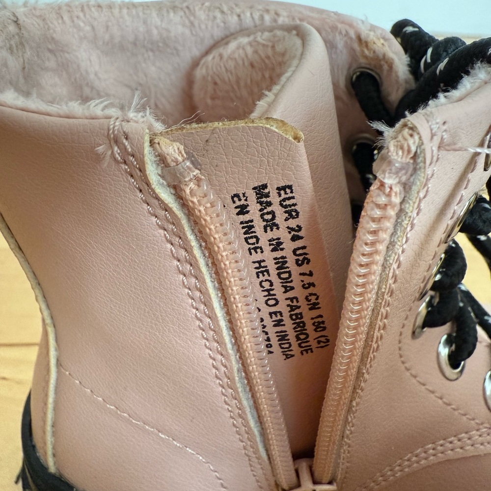 Stylish Pink Lace-Up Boots - Picture 4 of 9